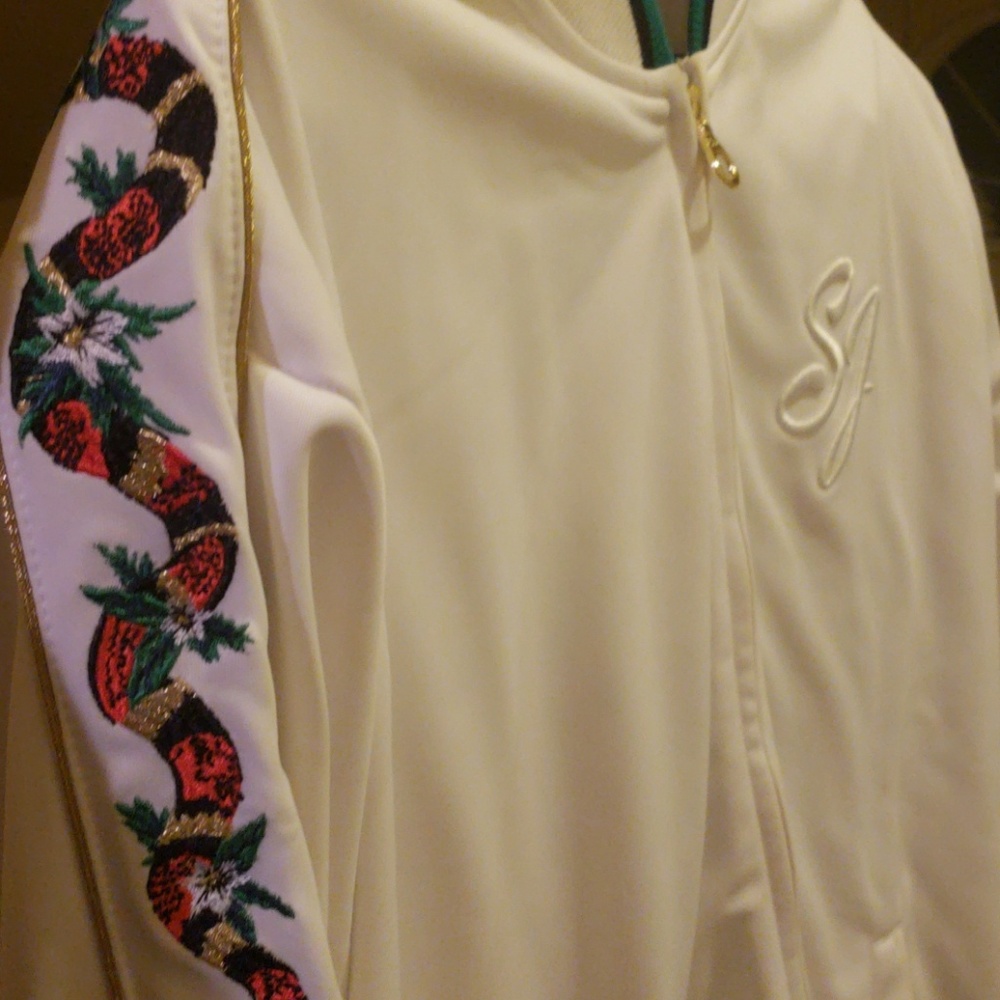 Sean john white embroidered  jacket  with the  mat